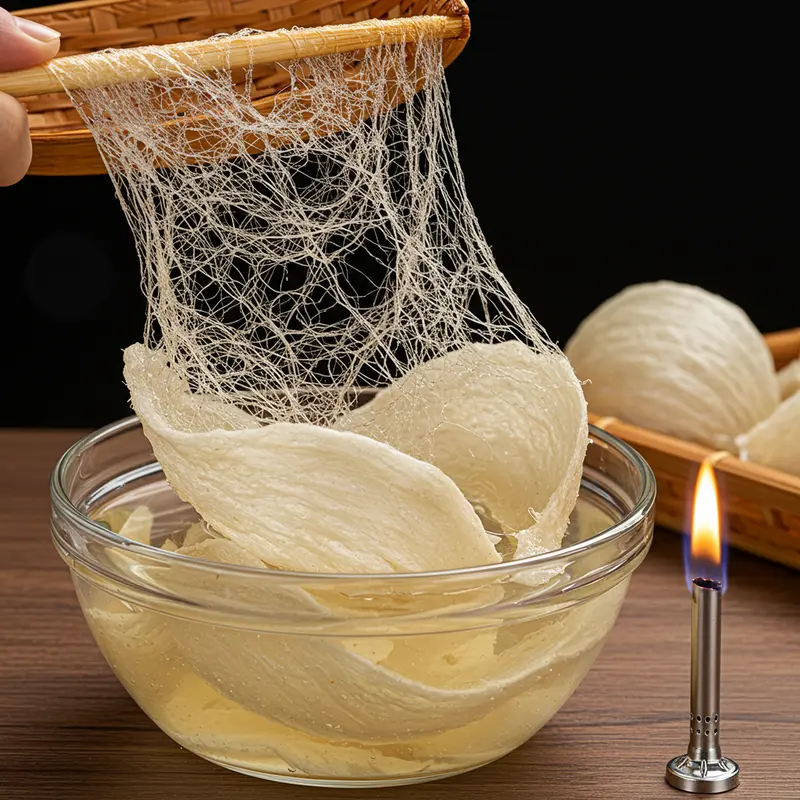 Hộp quà yến sào sang trọng đại diện cho món quà cao cấp và ý nghĩa.