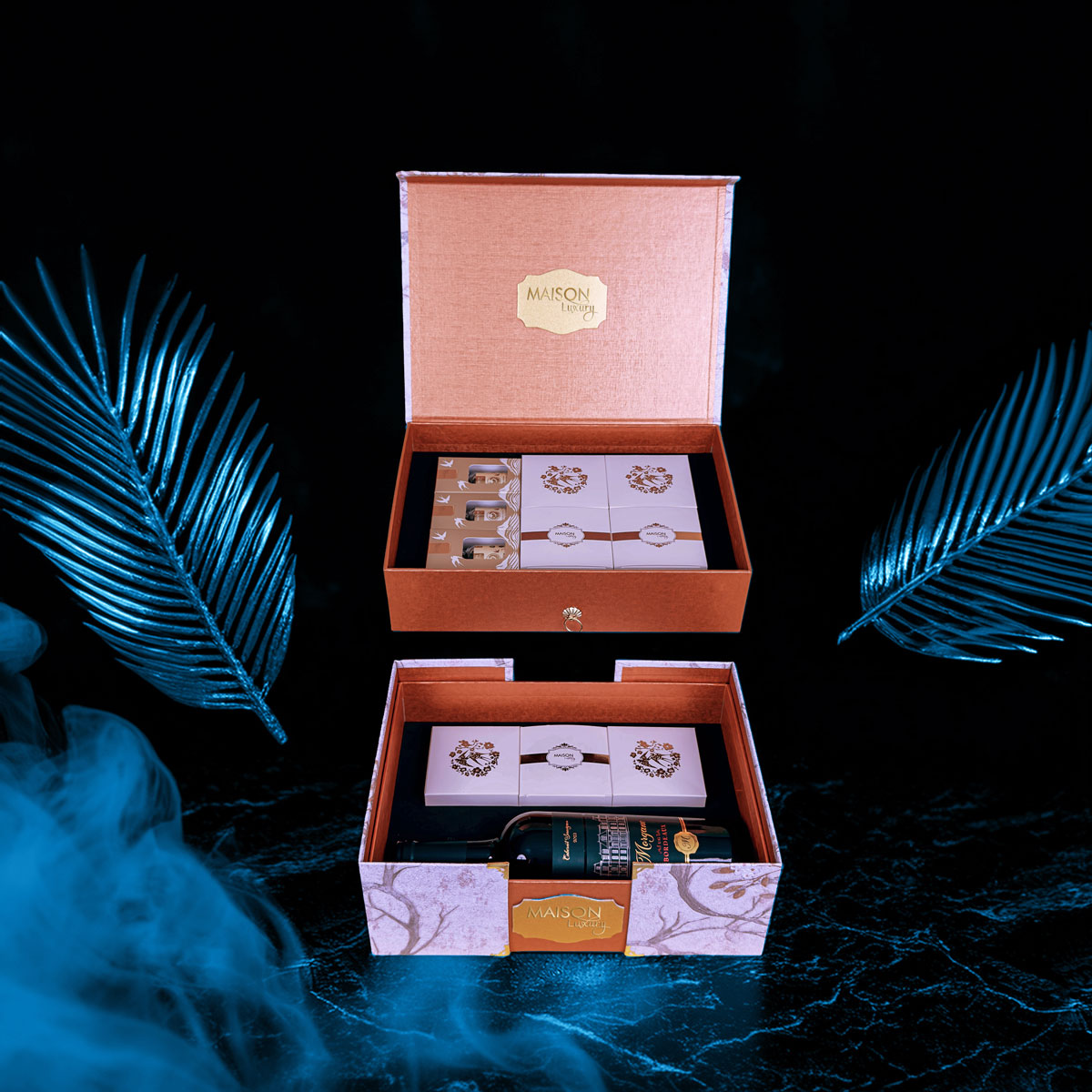 Hộp quà Tết Maison Luxury 2025: Thiết kế 2 tầng bọc da đẳng cấp, rượu vang & hạt dinh dưỡng tuyển chọn. Món quà biếu đối tác tinh tế, sang trọng.