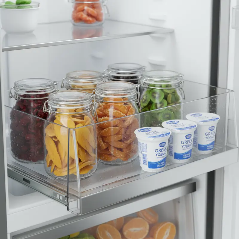 Bát sữa chua kết hợp nhiều loại hoa quả sấy, tạo nên bữa phụ đầy màu sắc và bổ dưỡng.