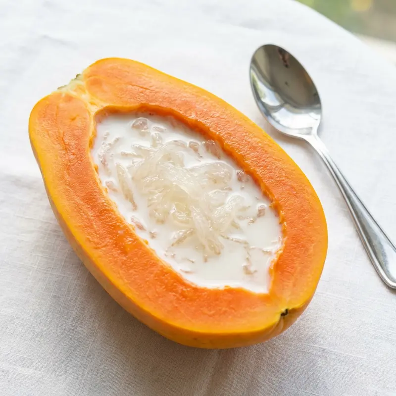 Yến hầm đu đủ chín mềm mịn, giúp làm đẹp da.